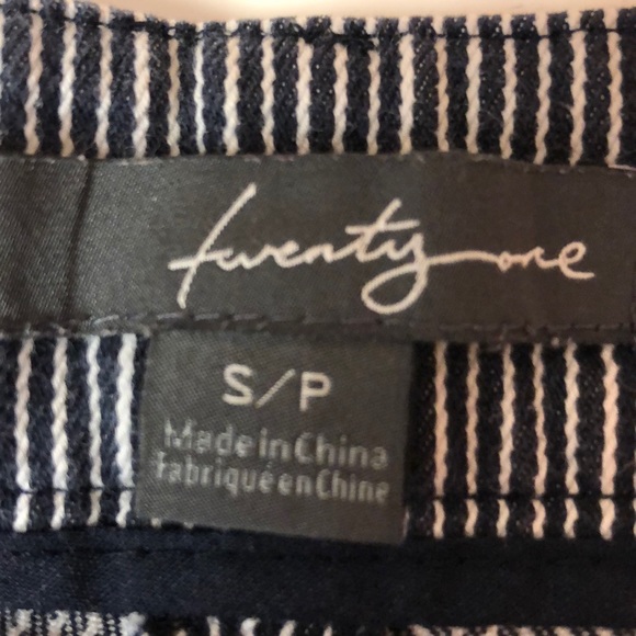 Shorts - Picture 2 of 5